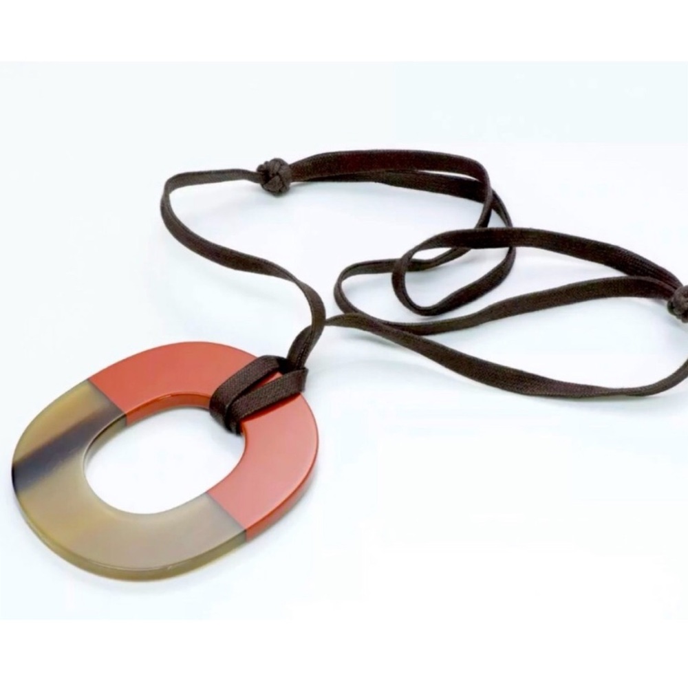 Hermès Lacquer Isthme Buffalo Horn Pendant Hermes Lacquered Horn Necklace